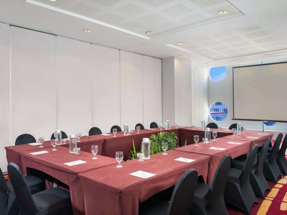 Фото Ibis Styles Malang