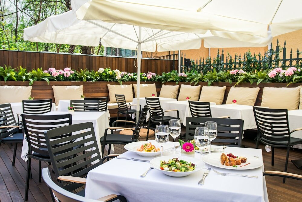 Фото Crystal Palace Boutique Hotel