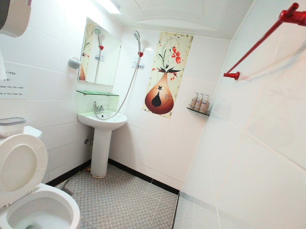 Фото New Gwangju Guesthouse