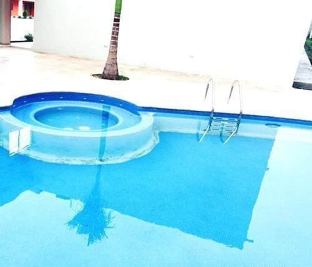 Hotel Mbm Red Sun, Monterrey, photo