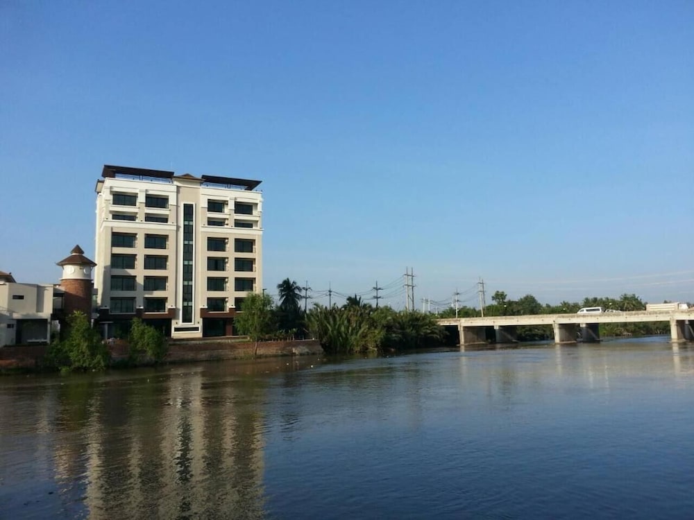 Фото Coco View Hotel