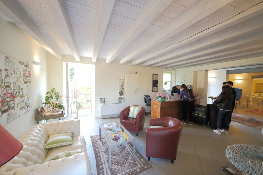 Фото Hotel Villa Moron