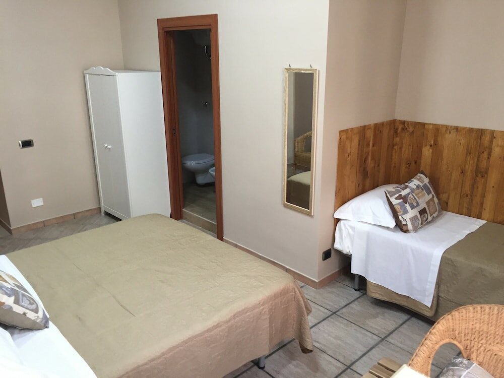 Фото Naples to live