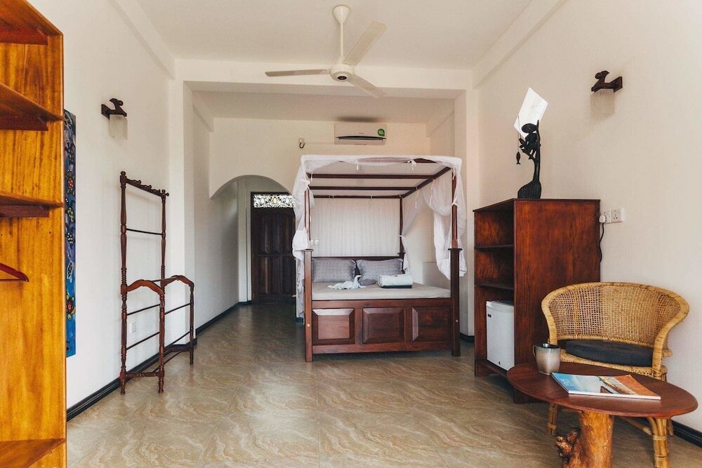 Фото Thambili cabanas