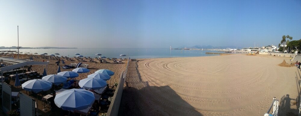 Фото Azurene Royal Hotel