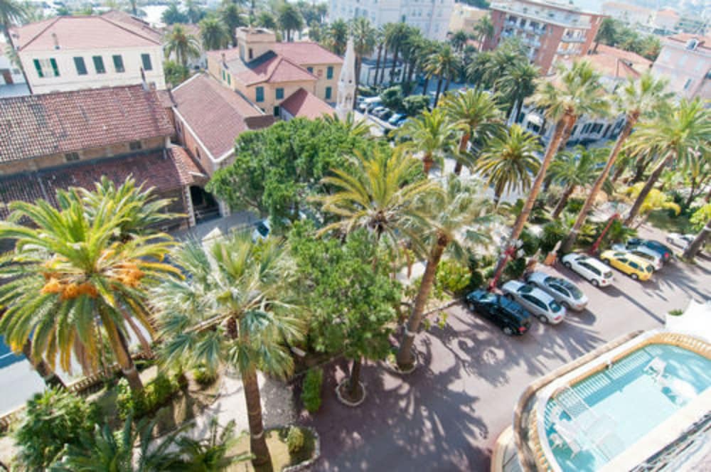 Фото Grand Hotel Londra