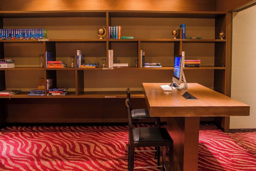 Фото Courtyard by Marriott Mumbai International Airport