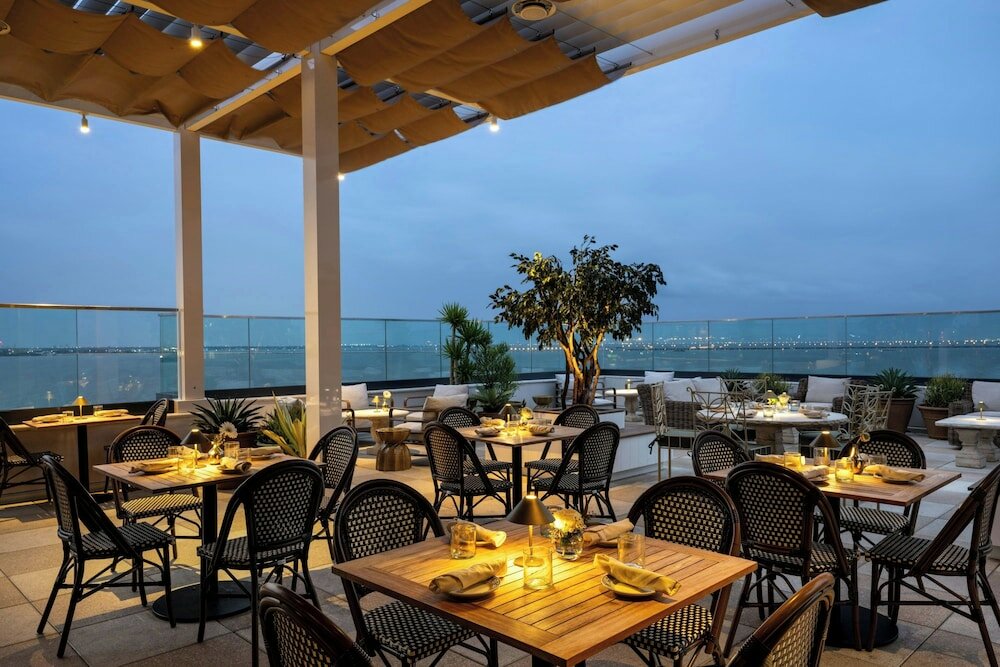 Фото The Current Hotel, Autograph Collection