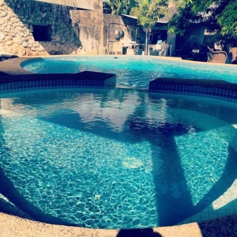 Фото Lapu Lapu Cottages and Restaurant