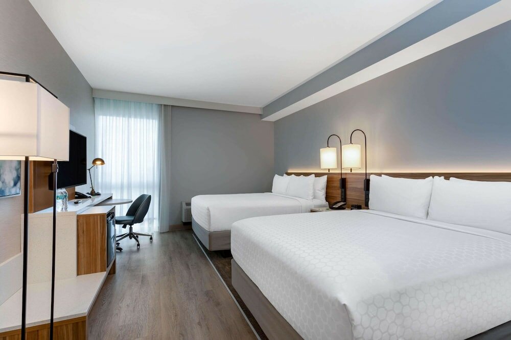 Фото Wyndham Garden Miami International Airport