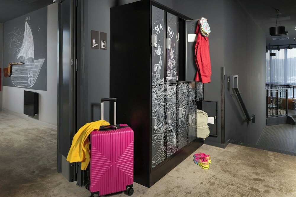 Фото Moxy Southampton