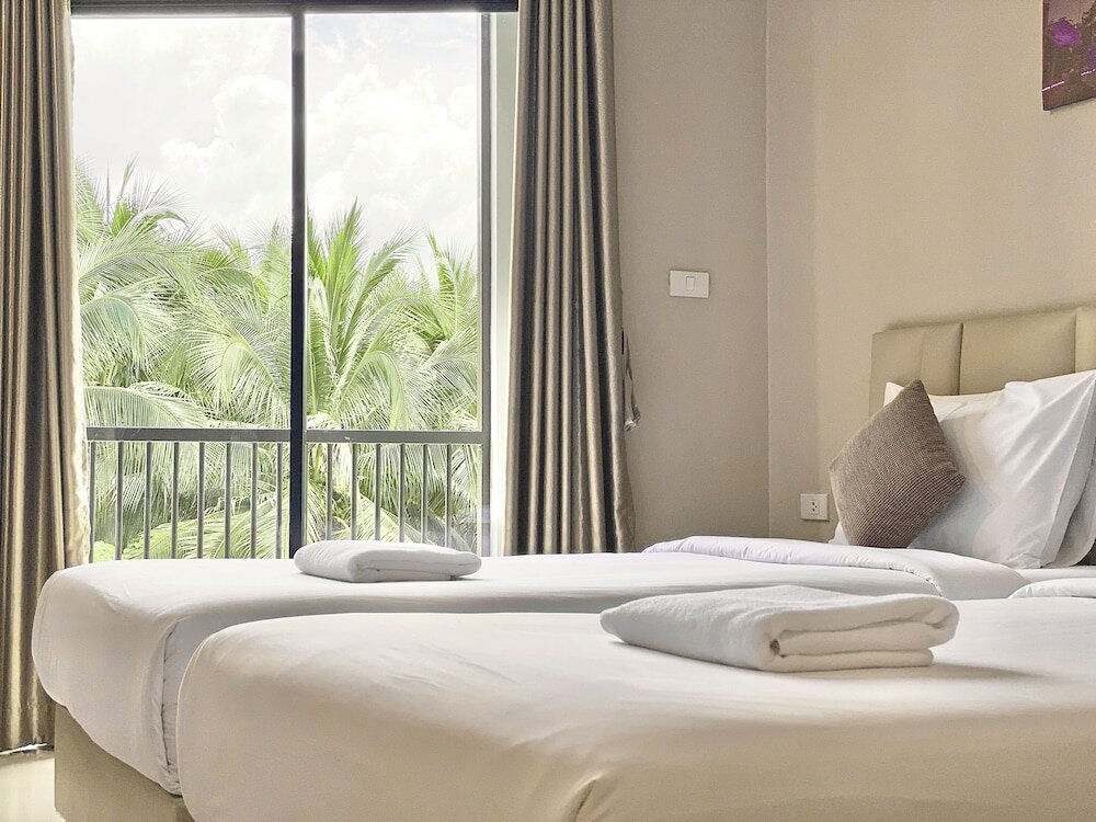 Фото The Coconut Hotel