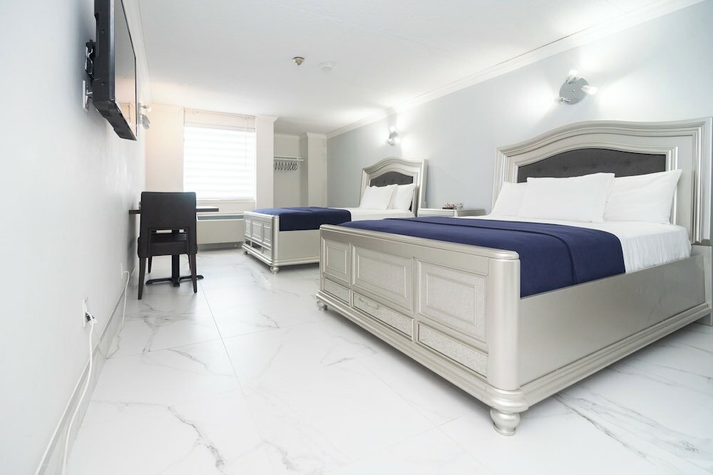 Фото Diplomat Inn