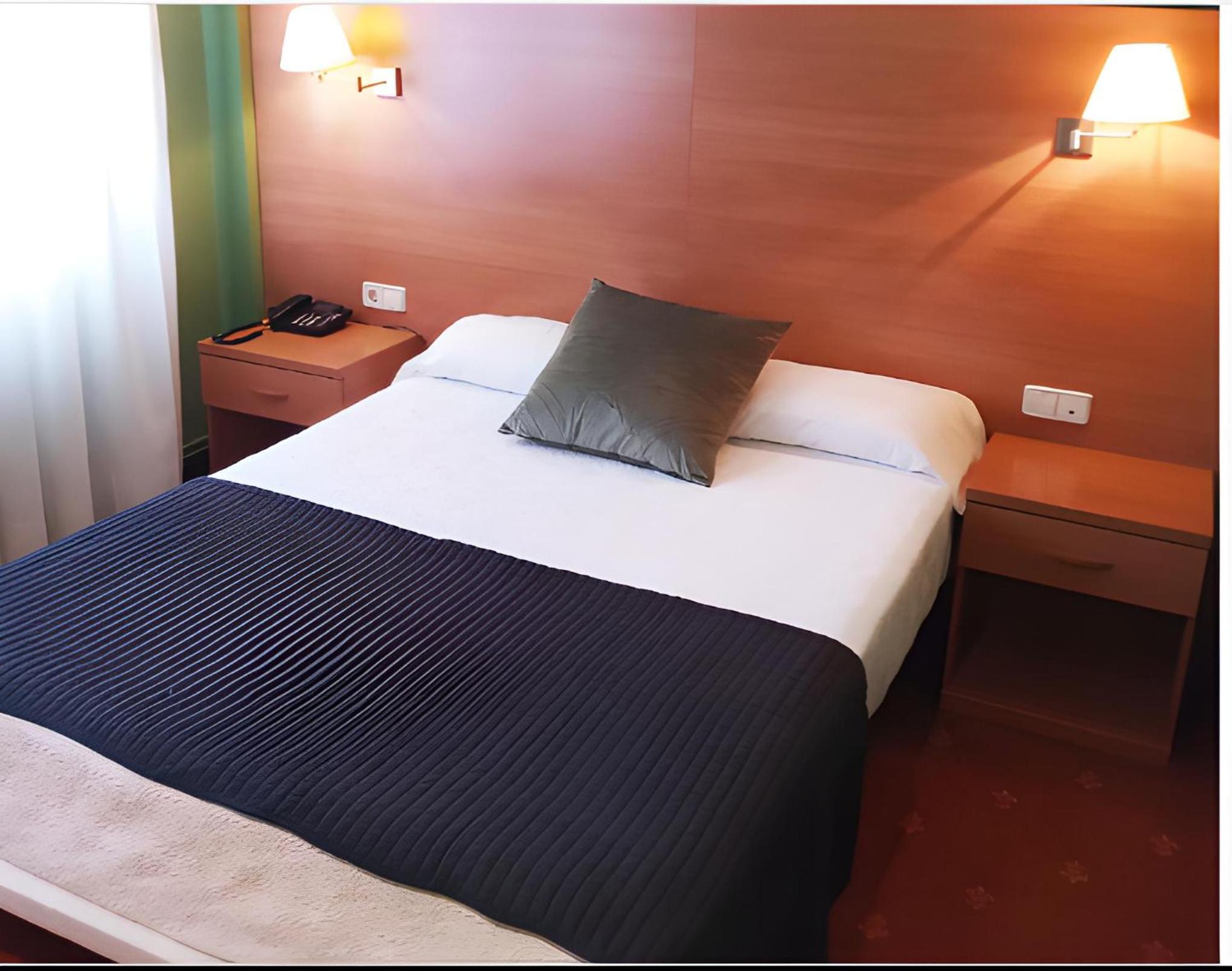 Фото Hotel San Millan