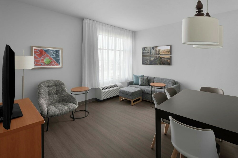 Фото TownePlace Suites by Marriott Carlsbad