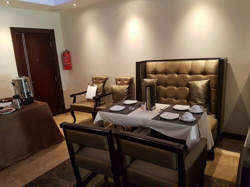 Фото Отель Check Inn Abuja