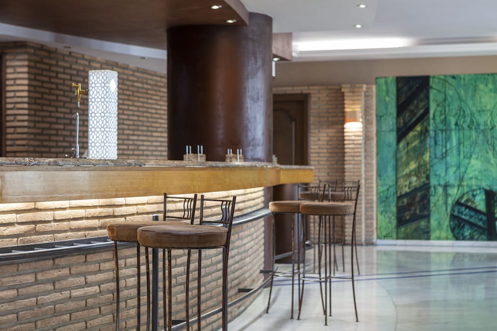 Фото Hotel Macià Alfaros