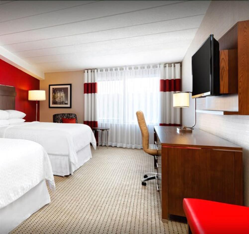 Фото Four Points by Sheraton London