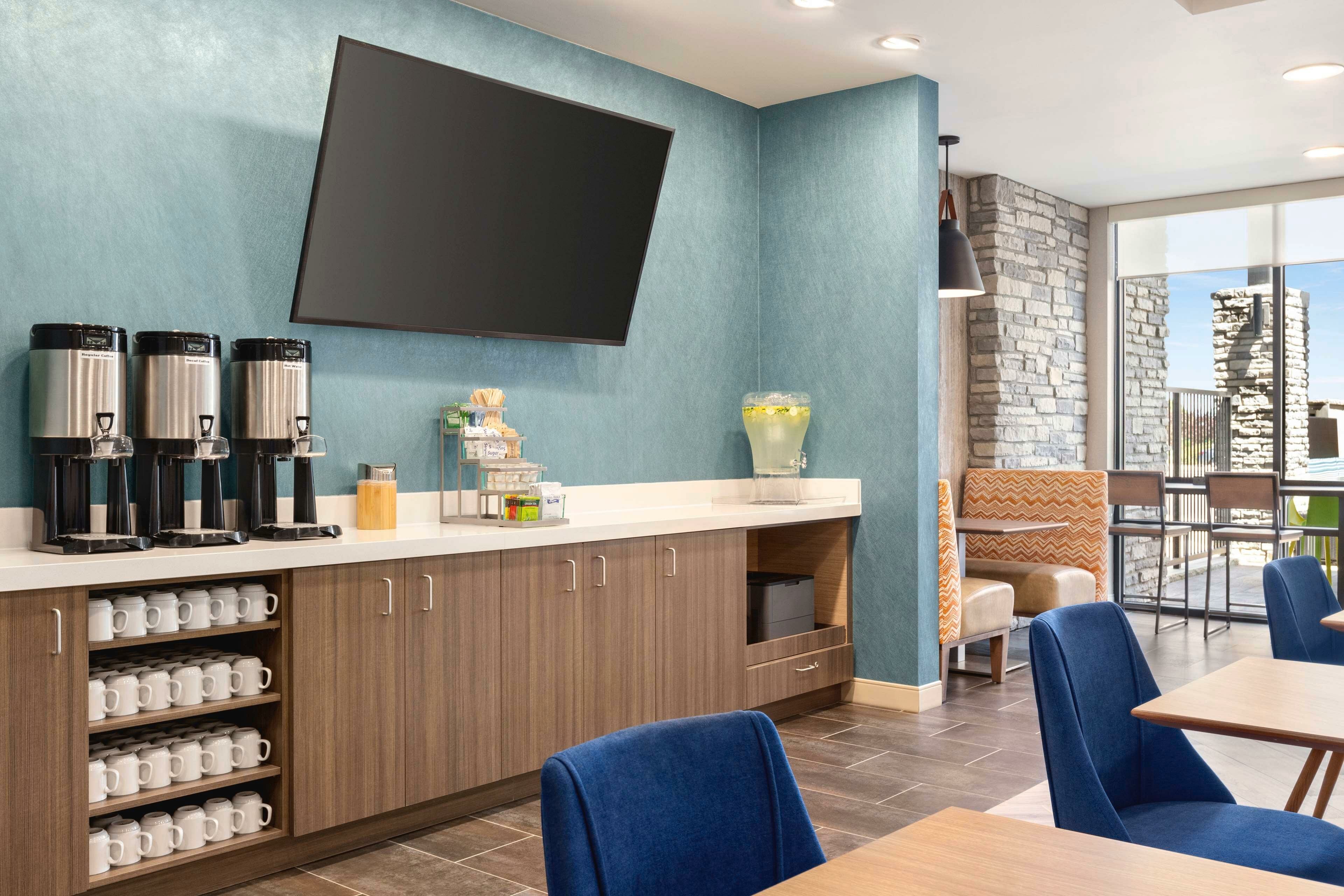 Фото Home2 Suites by Hilton Cheyenne