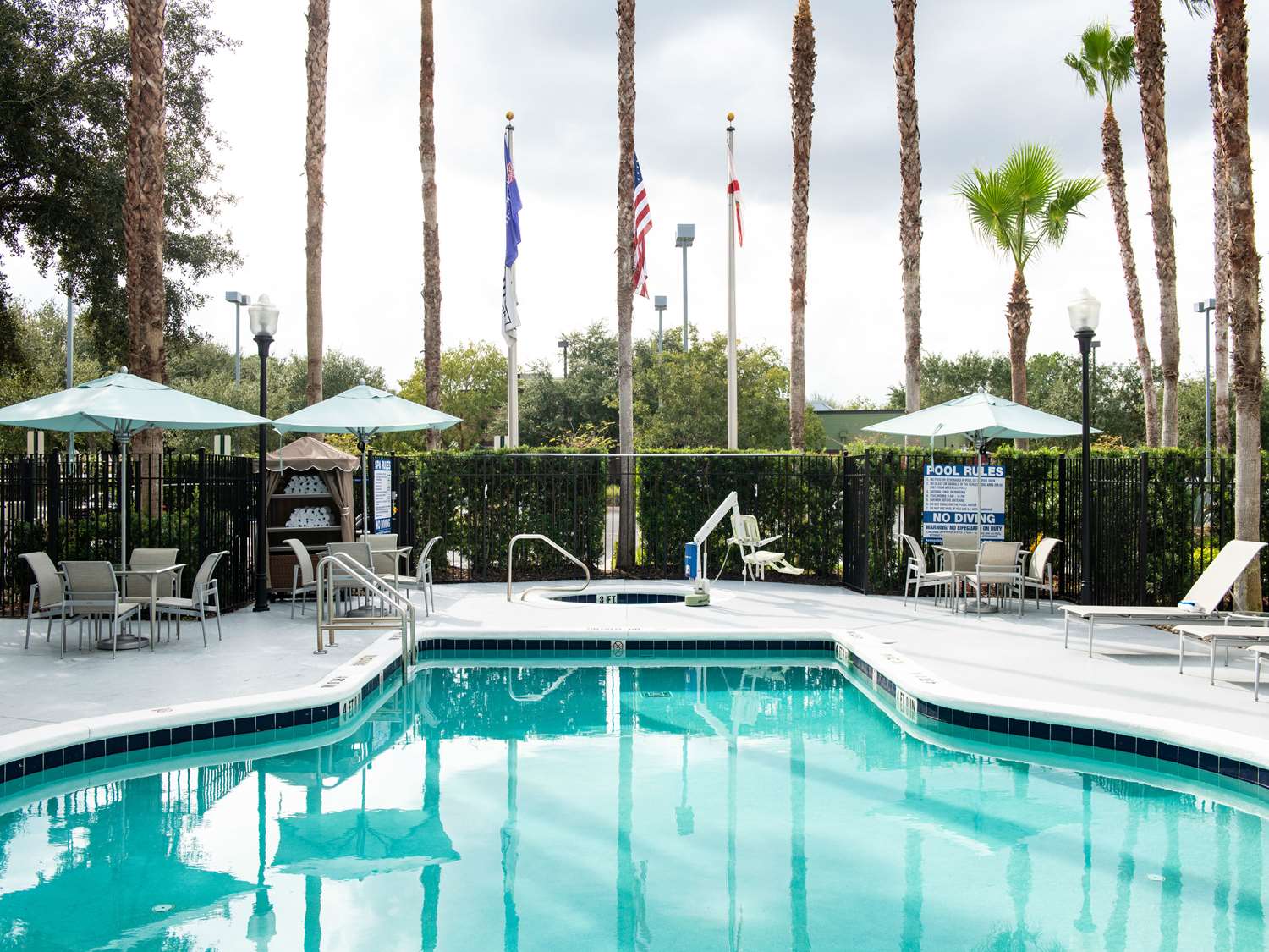 Фото Hilton Garden Inn Jacksonville Jtb/deerwood Park