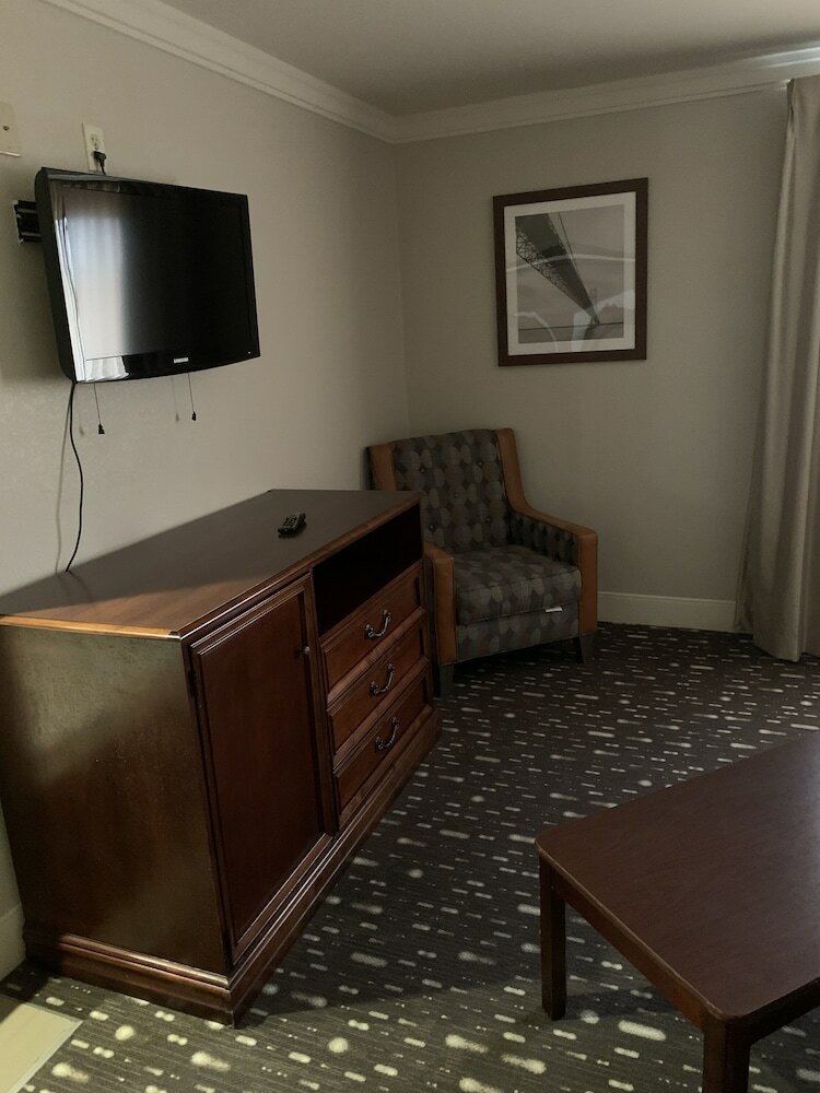 Фото Wingate by Wyndham Brighton