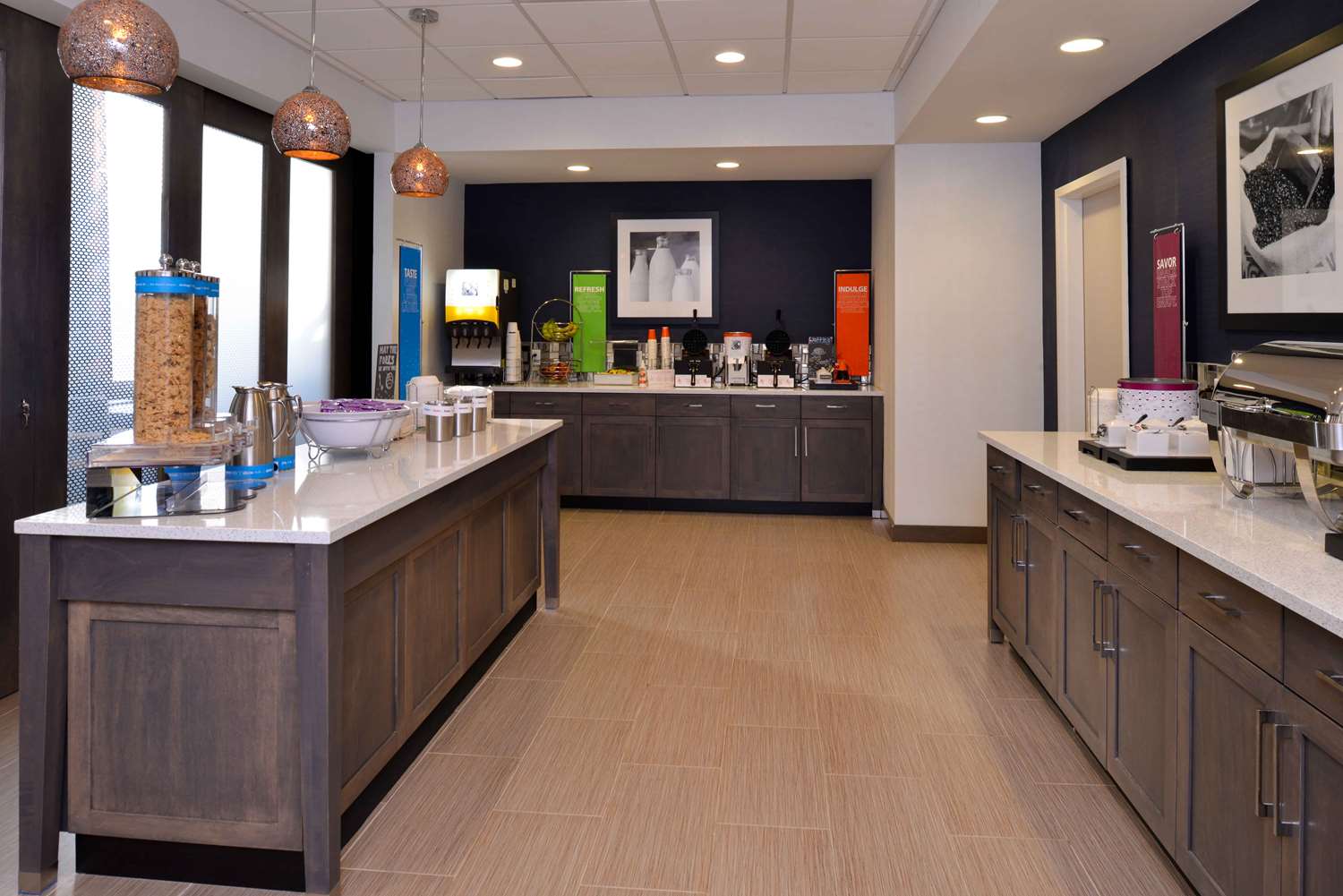 Фото Hampton Inn & Suites Albany-East Greenbush