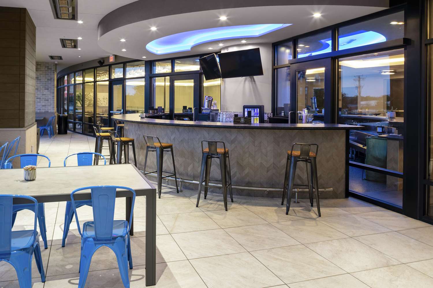 Фото Embassy Suites by Hilton Grand Rapids Downtown, Mi