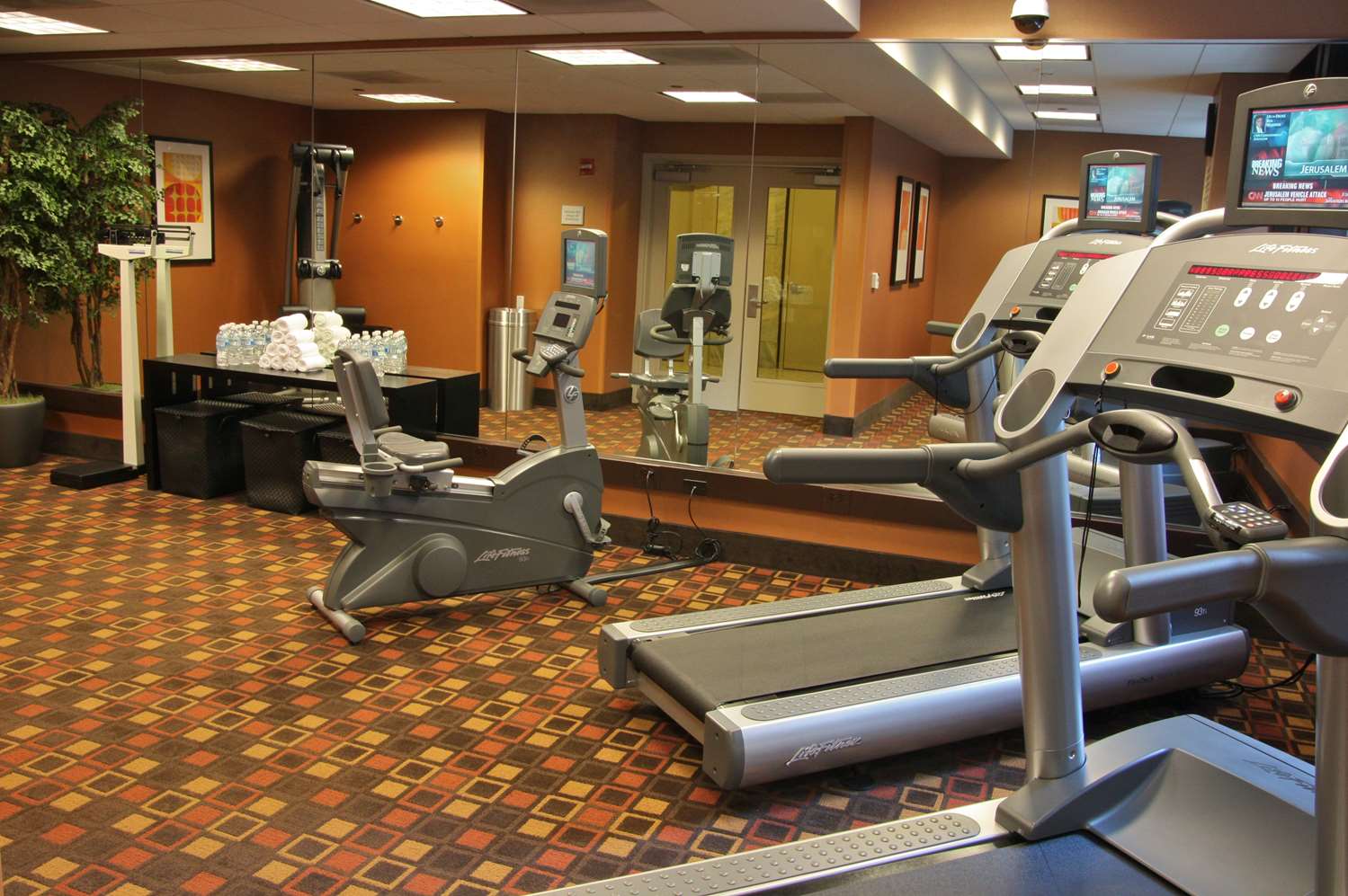 Фото Hampton Inn Majestic Chicago Theatre District