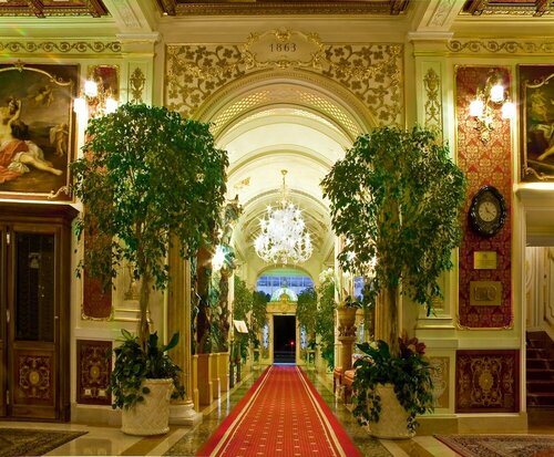 Внешний вид отеля Grand Hotel Des Iles Borromees в Стрезе, фото 3