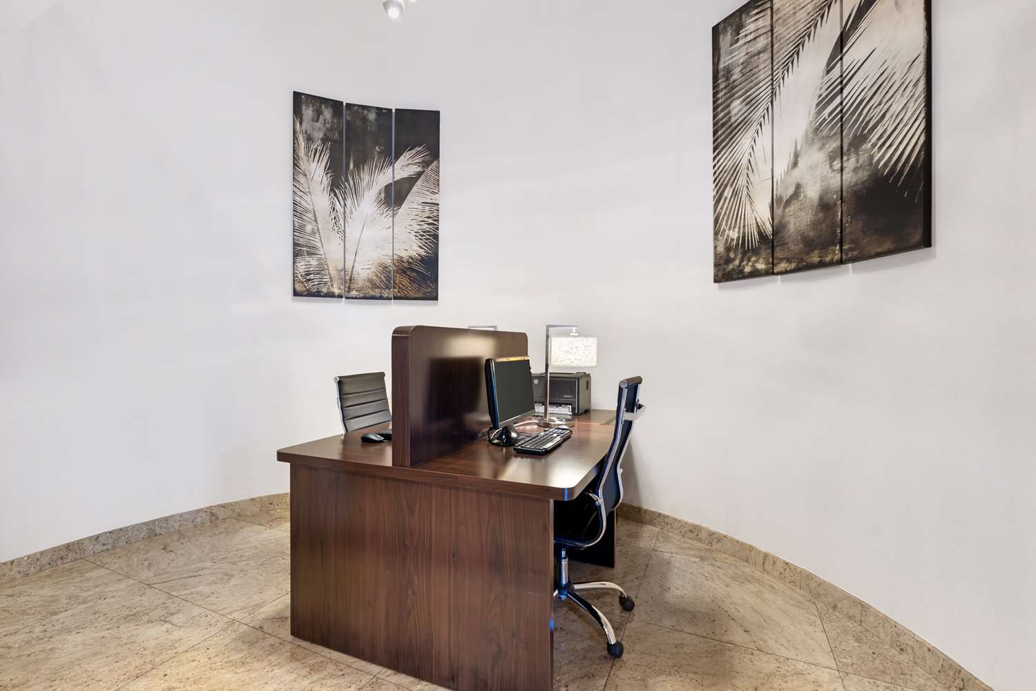 Фото Best Western Plus Newport Mesa Inn