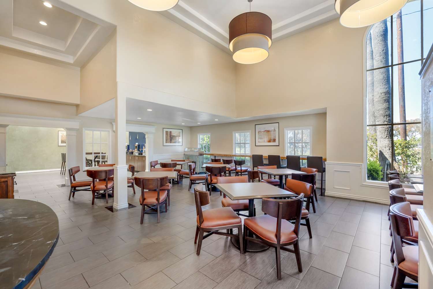 Фото Best Western Plus Newport Mesa Inn