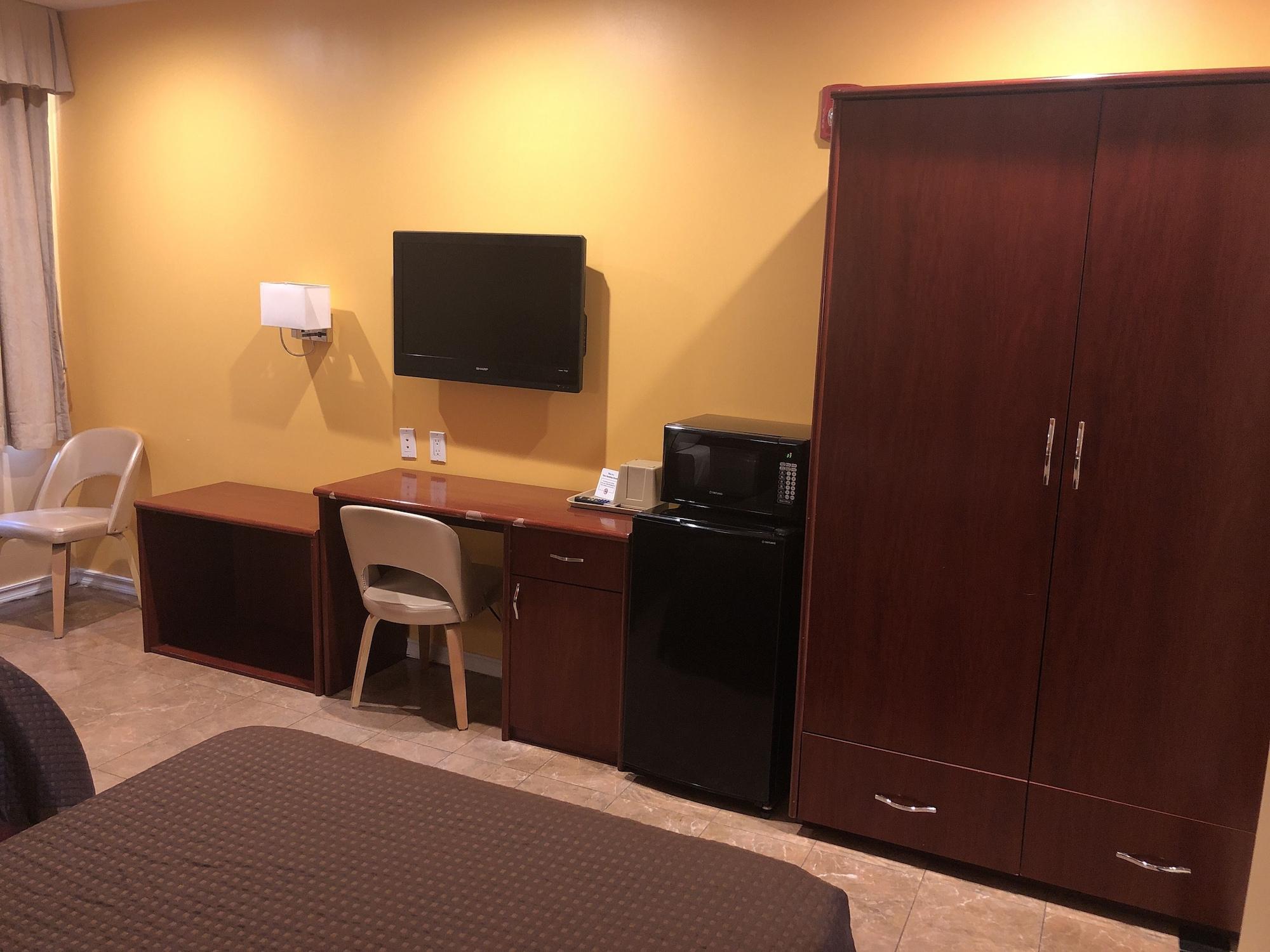 Фото Knights Inn Brooklyn Sunset Park