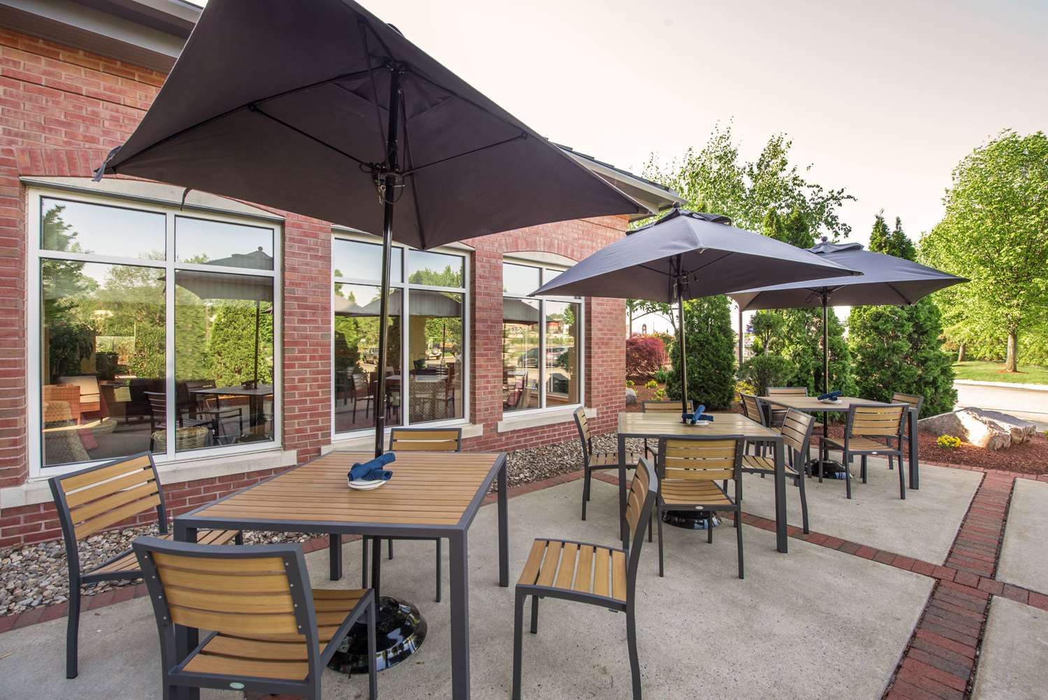 Фото Hilton Garden Inn Manchester Downtown