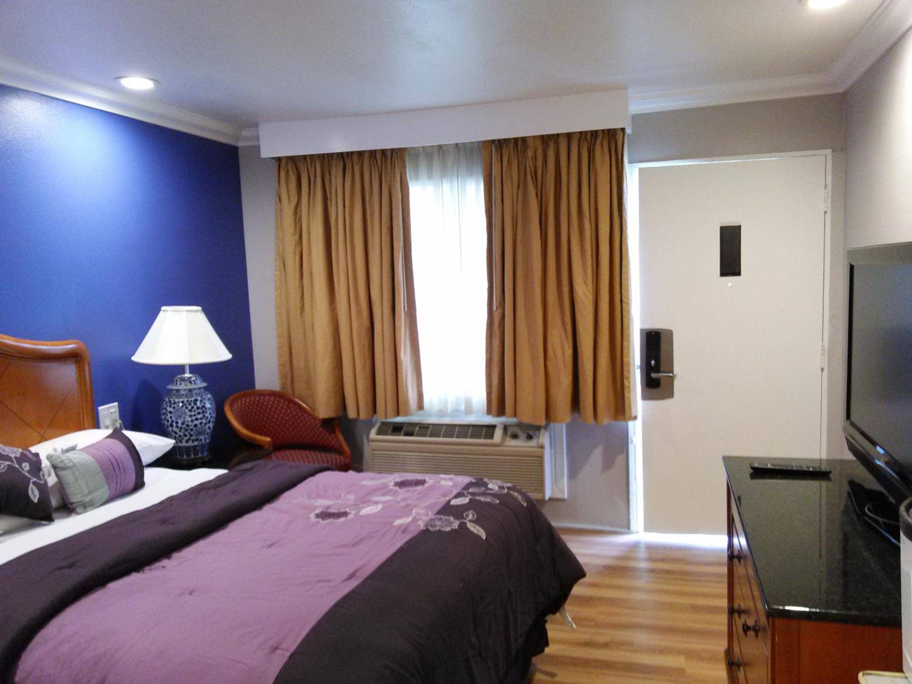 Фото Highlander Motel