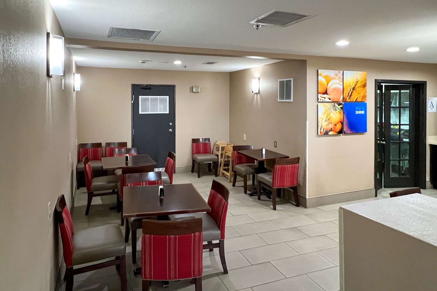 Фото Comfort Inn & Suites Surprise Near Sun City West