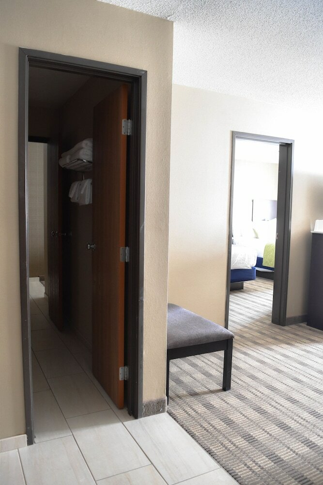 Фото Best Western Airport Inn