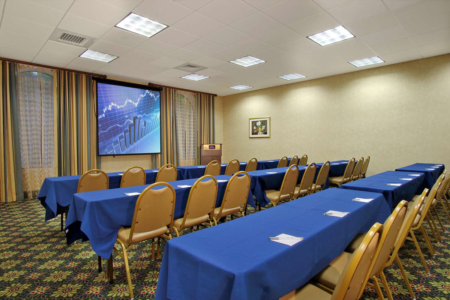 Фото Hampton Inn & Suites Rockville Centre