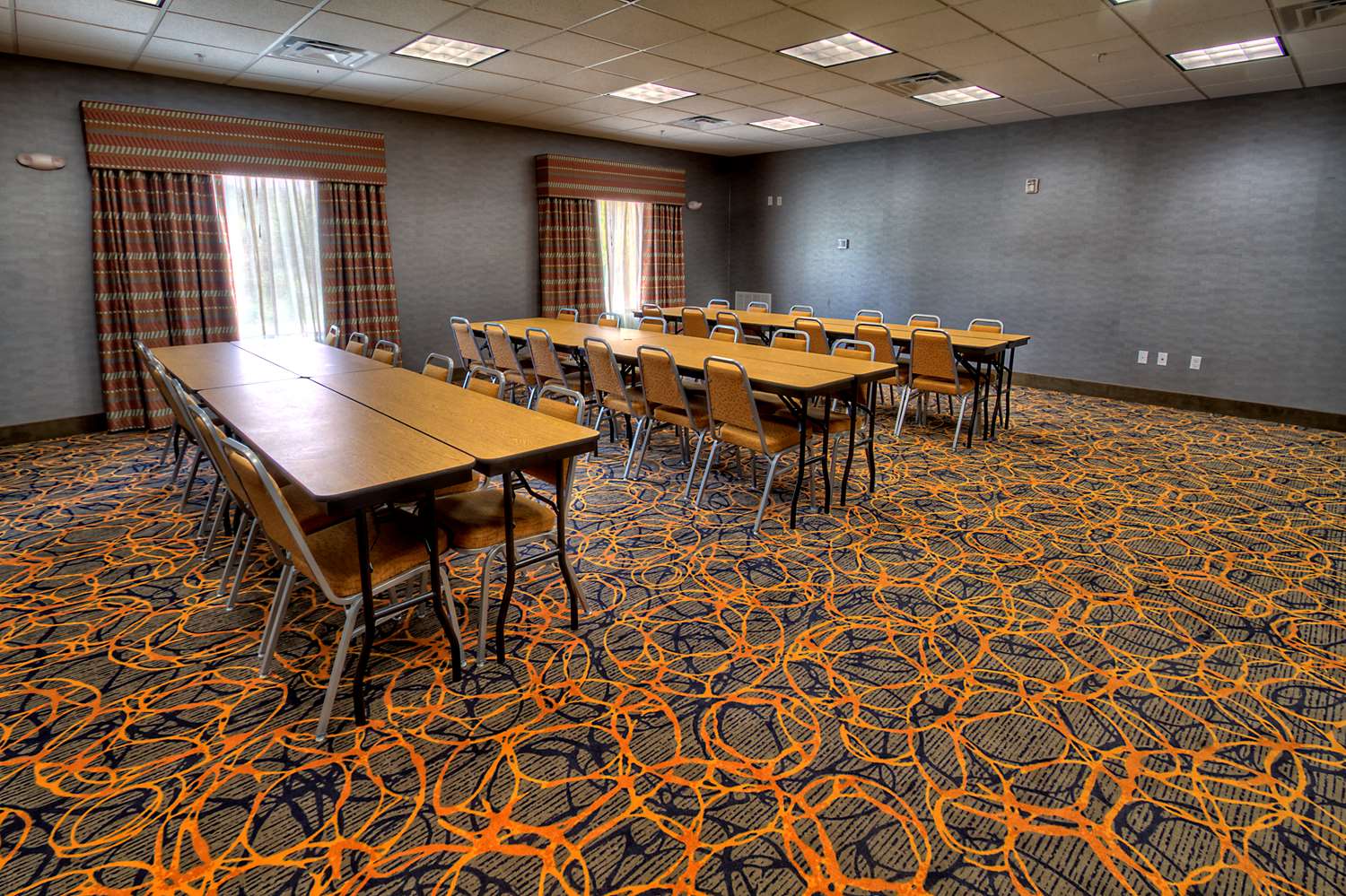 Фото Hampton Inn and Suites Ada