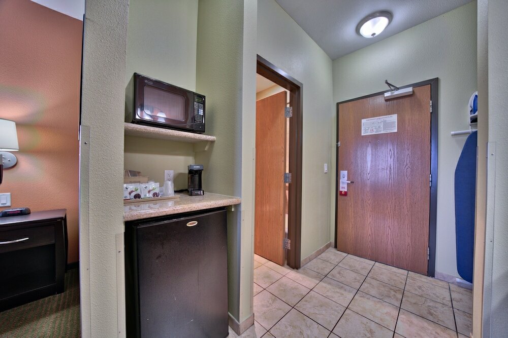 Фото Comfort Inn & Suites