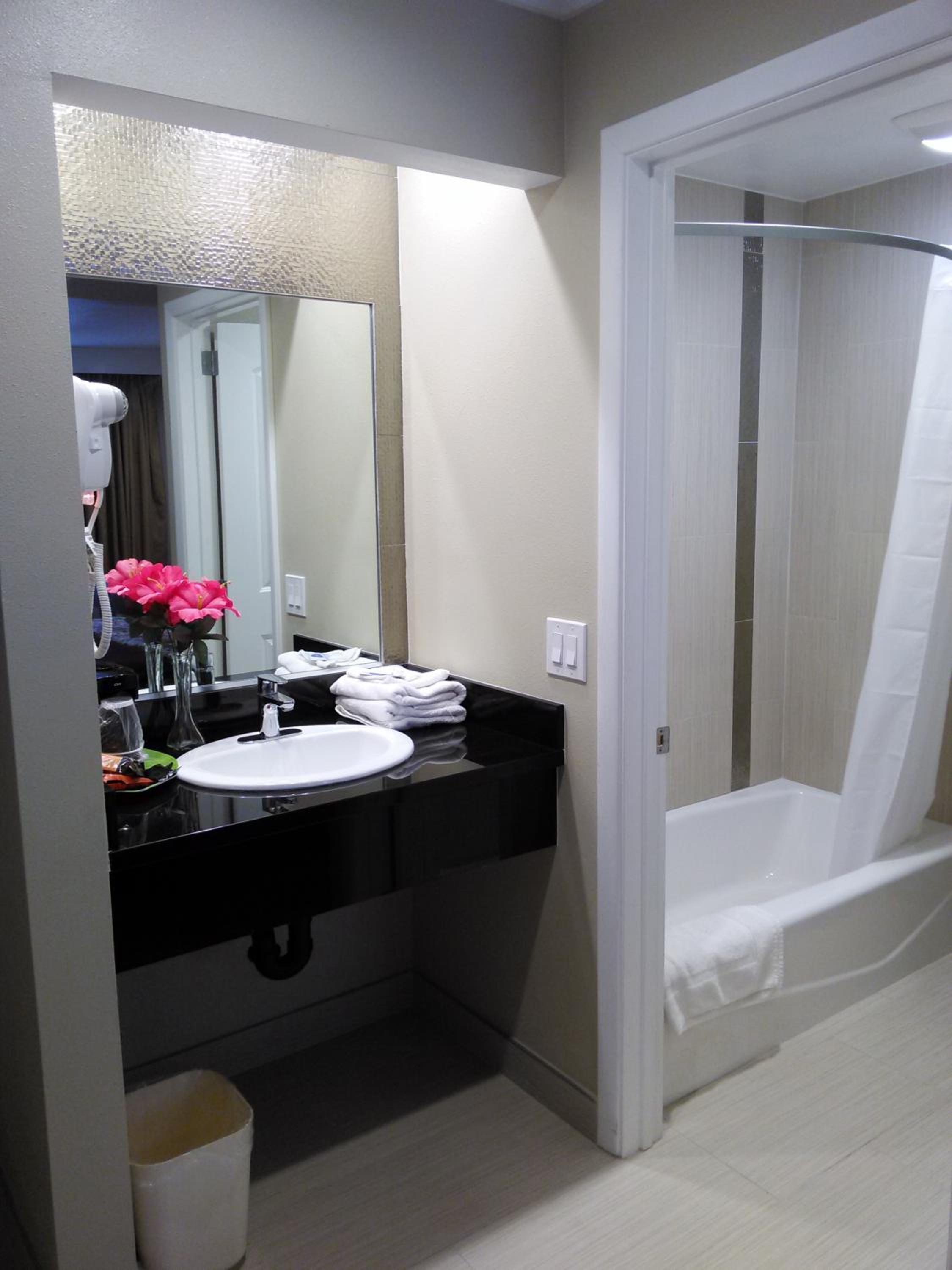 Фото Highlander Motel