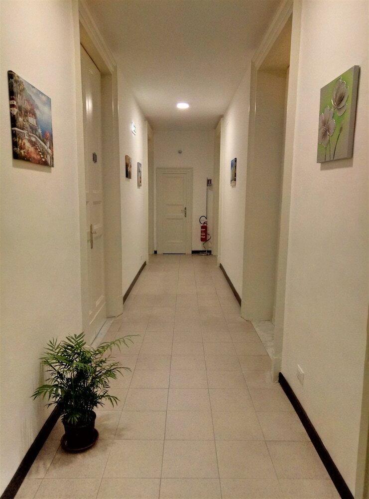 Фото Moonlight Hotel & Suites