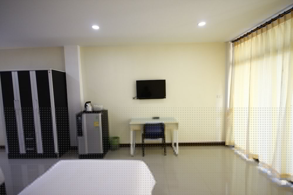 Фото Charoensuk Grand Hotel