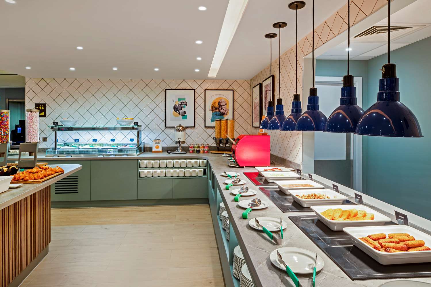 Фото Hampton by Hilton Bath City