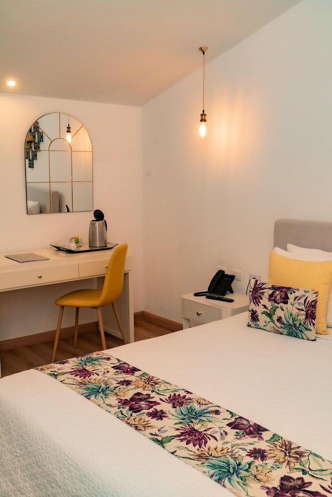 Фото Adamas House Hotel