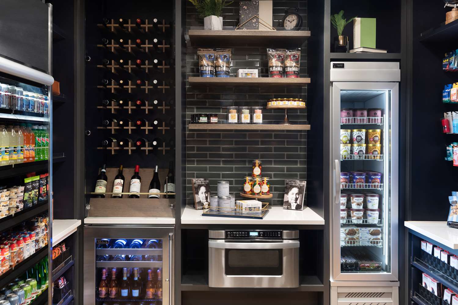 Фото The Slate Denver, Tapestry Collection by Hilton