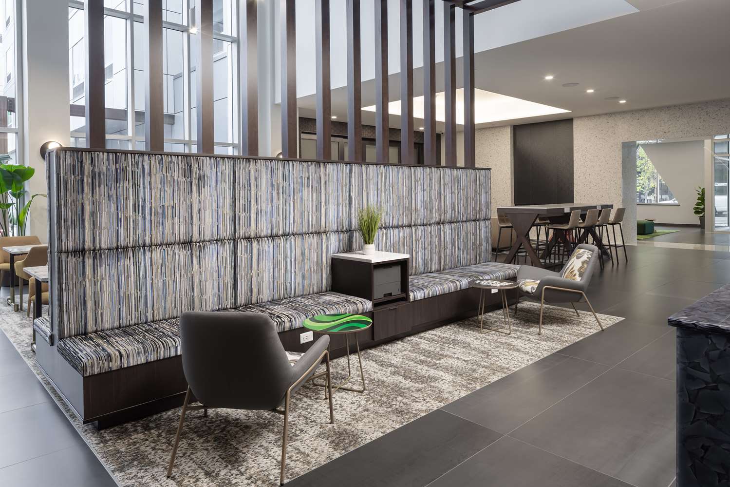 Фото Hampton Inn & Suites Rochester Downtown