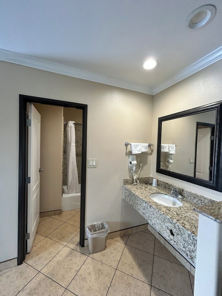 Фото Hyland Motel