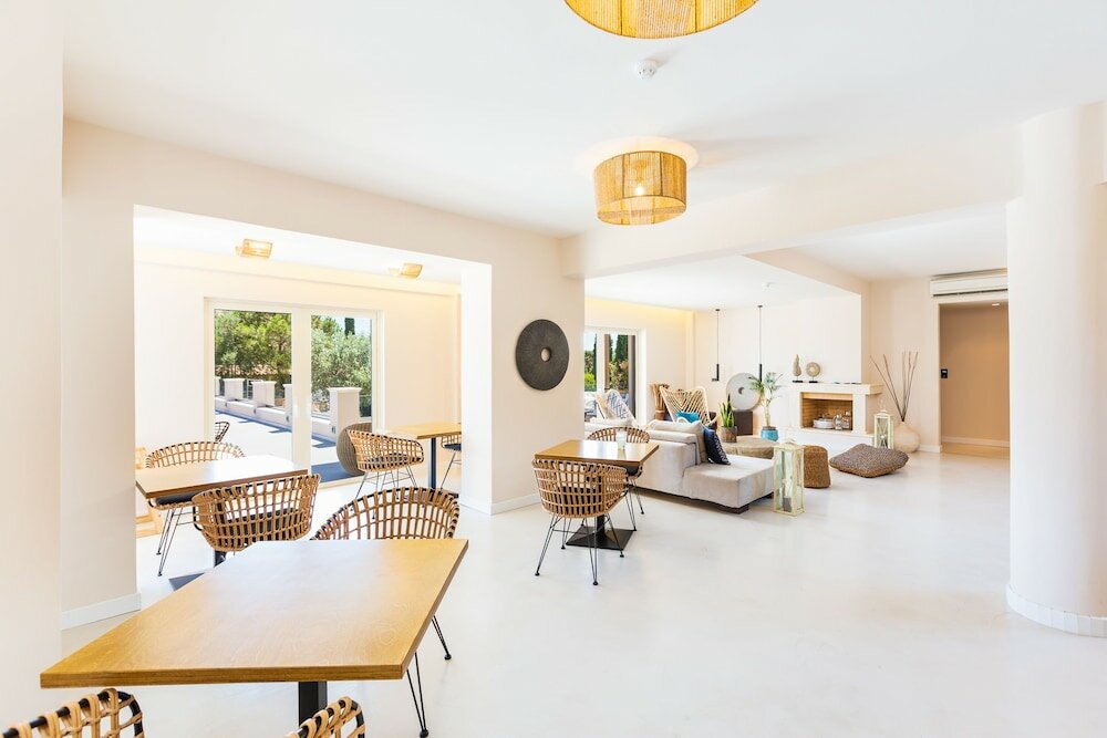 Фото 180 South Seaside Hotel