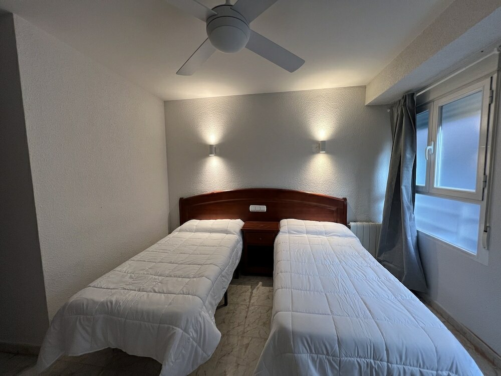 Фото Hostal La Embajada