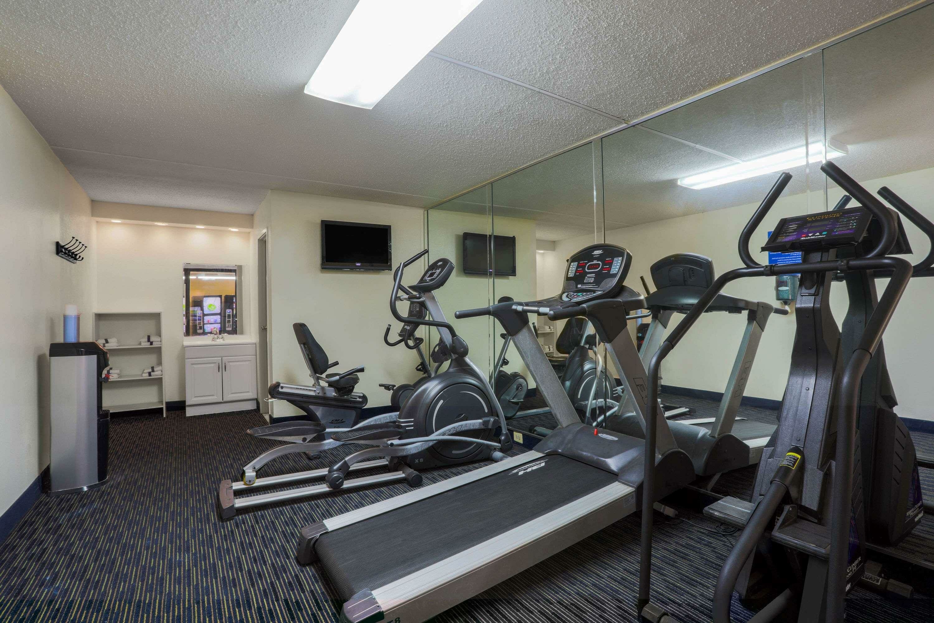 Фото Days Inn by Wyndham Newark Wilmington